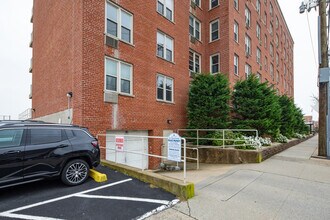 Seaview Terrace Co-Op in Long Beach, NY - Foto de edificio - Building Photo