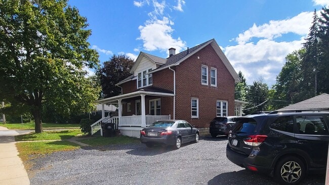 702 N Atherton St in State College, PA - Building Photo - Building Photo