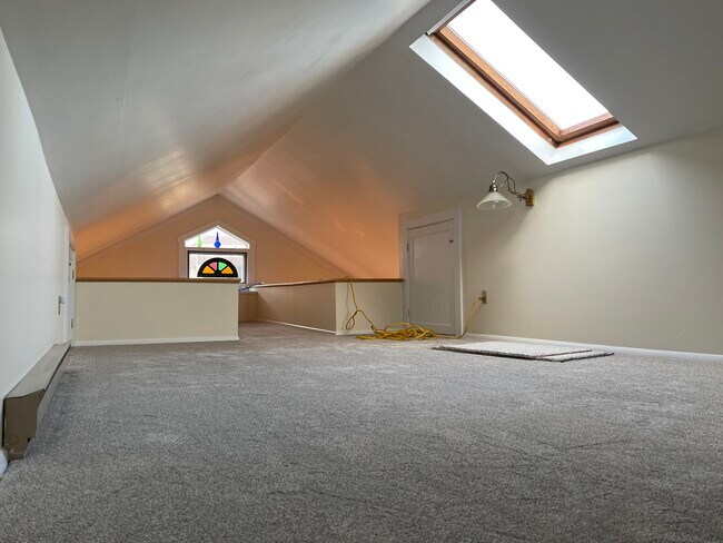 89 College St, Unit A in Burlington, VT - Foto de edificio - Building Photo