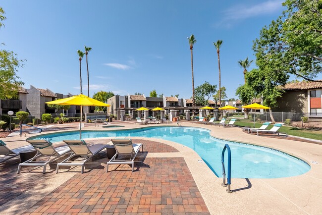 Park Tower Apartments in Chandler, AZ - Foto de edificio - Building Photo