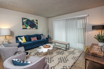 Artisan Square in Sacramento, CA - Building Photo - Building Photo