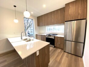 7728-7105 105 Ave NW in Edmonton, AB - Building Photo - Building Photo