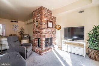 8 Dickenson Dr in Gloucester Township, NJ - Building Photo - Building Photo