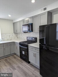 6110 Tulip St photo'