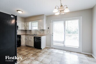 7504 E 132 Terrace in Grandview, MO - Foto de edificio - Building Photo