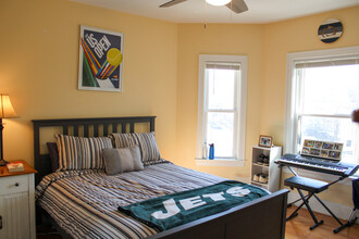 118 Holland St, Unit 2R in Somerville, MA - Building Photo - Building Photo