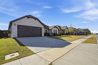 1027 Moss Grv Trl in Justin, TX - Building Photo - Building Photo