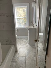 4 Central St, Unit Lakeside Apt in Wakefield, MA - Building Photo - Building Photo