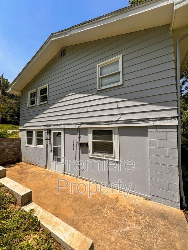 1238 S Claremont Ave