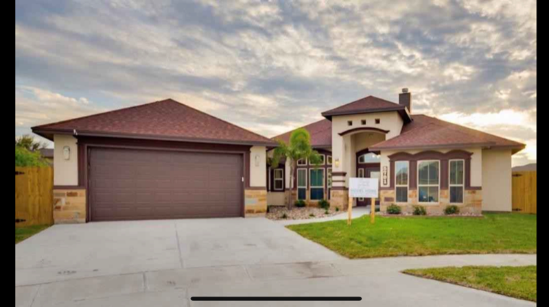 5701 Bella Di Giorno Dr in Corpus Christi, TX - Building Photo