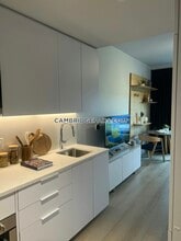 50 Rogers St-Unit -ST in Cambridge, MA - Building Photo - Building Photo