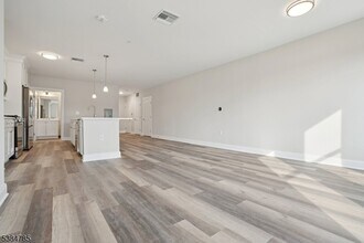 246 Main St in Chatham Township, NJ - Building Photo - Building Photo