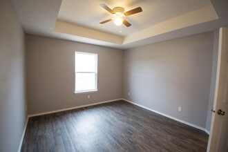 805 Windmill Dr, Unit 805 Windmille Dr. in Ozark, MO - Foto de edificio - Building Photo