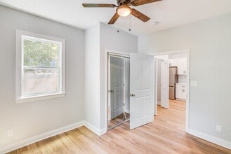 1228 E Park Ave in Savannah, GA - Building Photo - Building Photo
