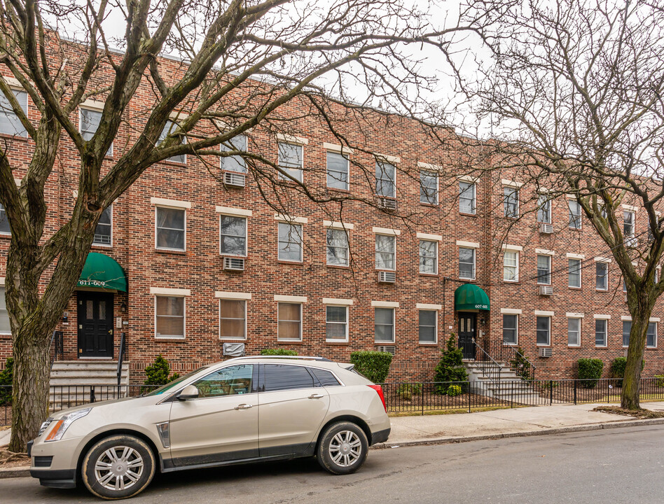 605-607 Madison St in Hoboken, NJ - Foto de edificio