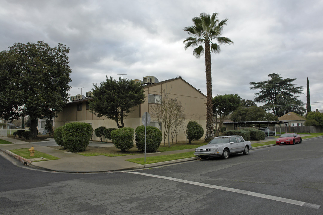 600 W 5th St in Madera, CA - Building Photo