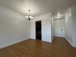 1350 E Sample Rd in Pompano Beach, FL - Building Photo - Building Photo