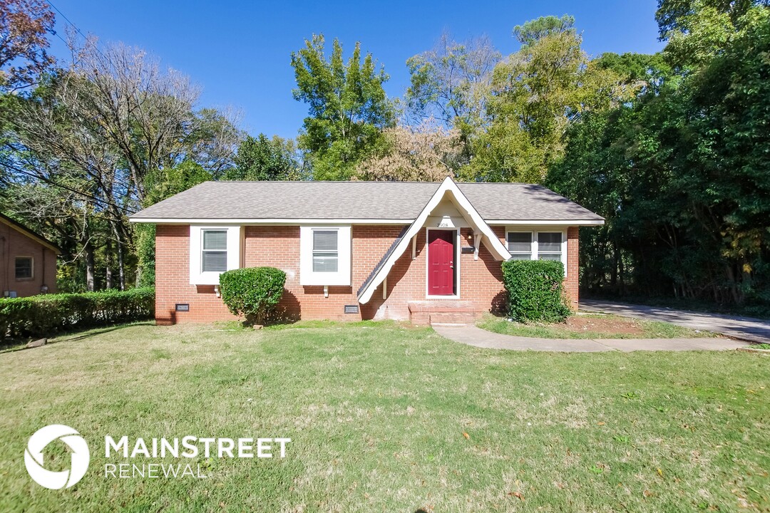 3908 Crestridge Dr in Charlotte, NC - Building Photo