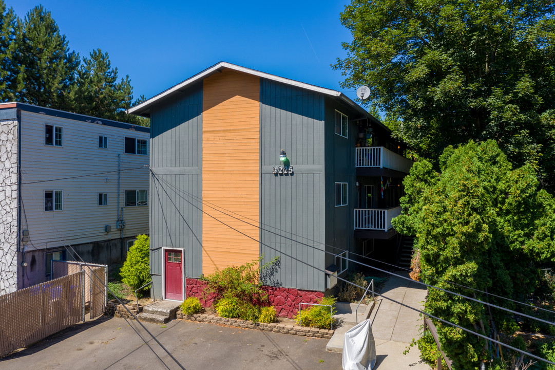 3225 SE Alder Ct in Portland, OR - Building Photo