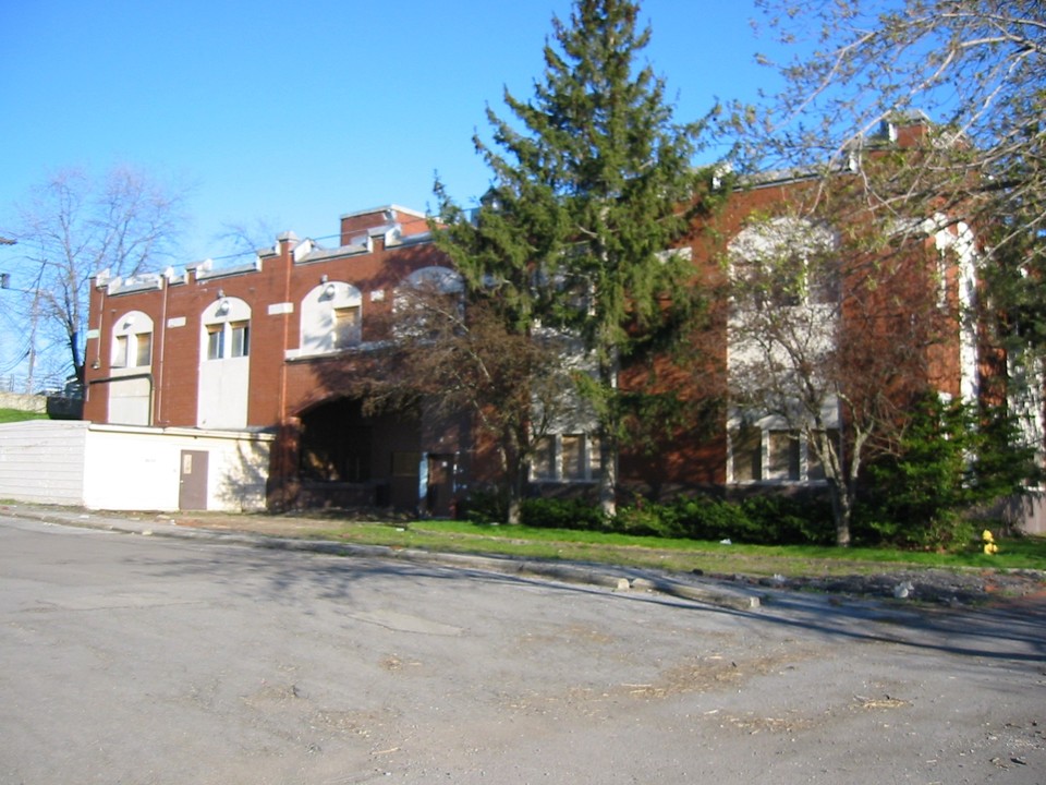 2600 Main St in Niagara Falls, NY - Foto de edificio