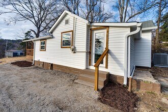 934 Hulana St in Rossville, GA - Building Photo - Building Photo