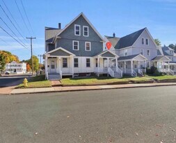 71 Foster St in Manchester, CT - Building Photo