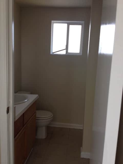 520 Woodrow Ave, Unit A in Bakersfield, CA - Foto de edificio - Building Photo