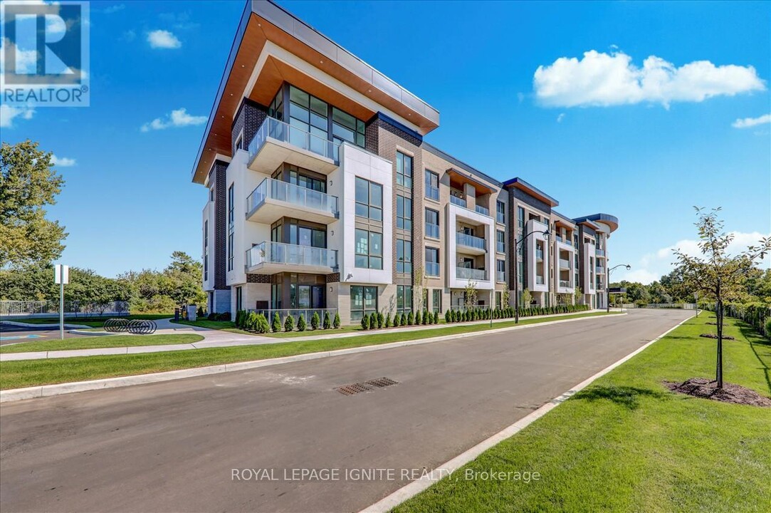 385-385 Arctic Red Dr in Oshawa, ON - Building Photo