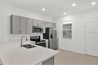 2025 Viewfinder St in Poinciana, FL - Building Photo - Building Photo