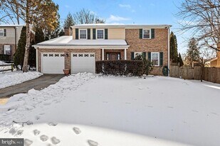 8519 Electric Ave in Vienna, VA - Building Photo