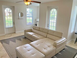 832 Bay St NE in St. Petersburg, FL - Building Photo - Building Photo