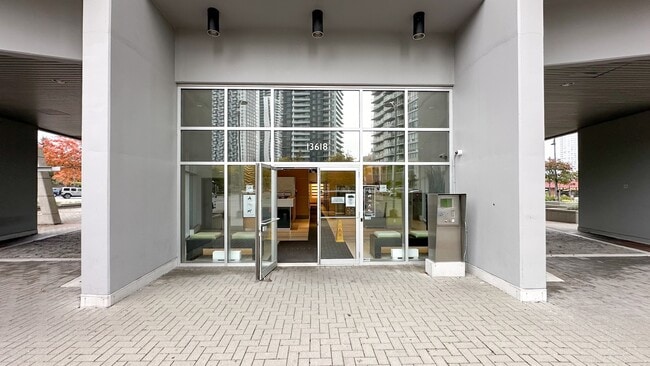 13618 100 Av in Surrey, BC - Building Photo - Building Photo