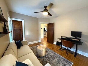 2156 N 62nd St, Unit 2156 in Wauwatosa, WI - Foto de edificio - Building Photo