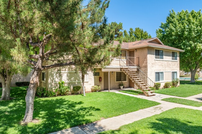 Windrose Apartments in Lancaster, CA - Building Photo - Building Photo