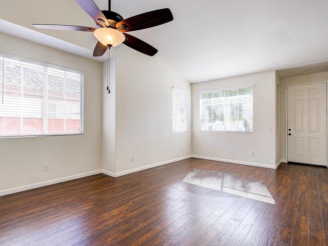 924 Glendora Dr in Oceanside, CA - Building Photo - Building Photo