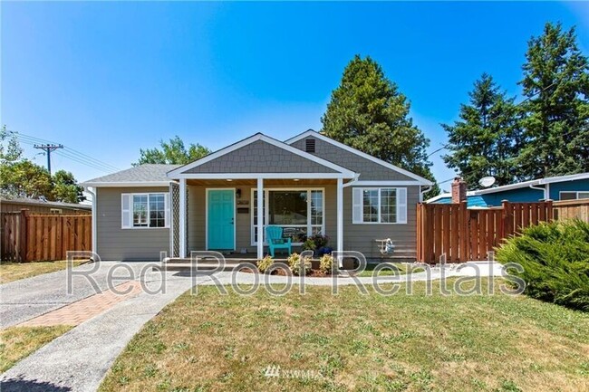 property at 2606 N Shirley St