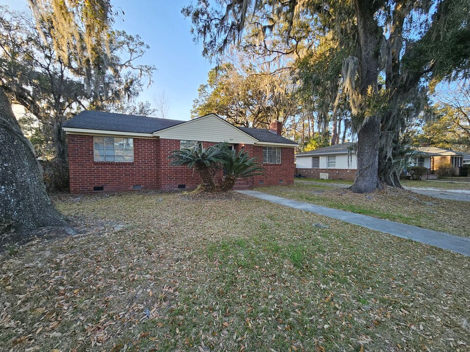 5211 Habersham St in Savannah, GA - Building Photo