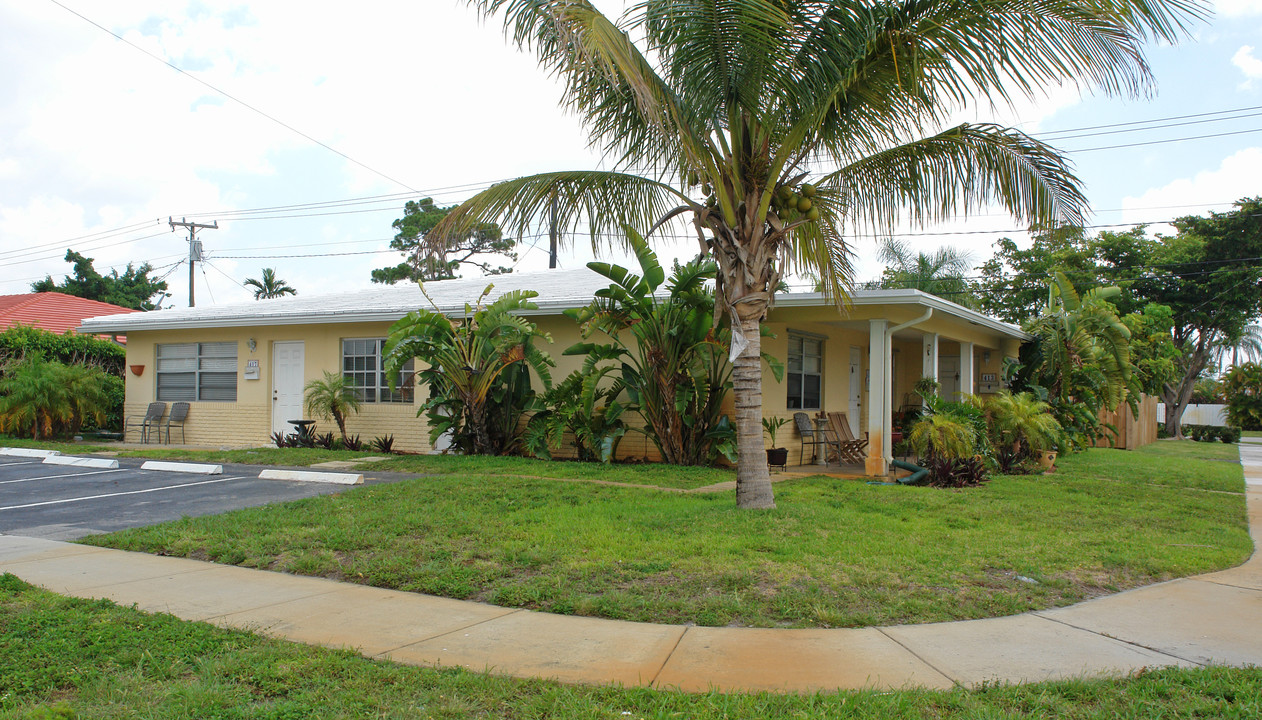 417 SW 15th St in Pompano Beach, FL - Building Photo