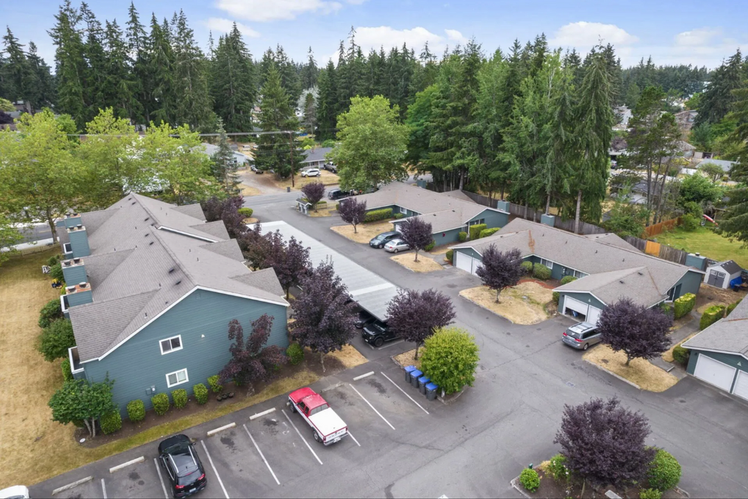 Pointe West Apartments in Port Orchard, WA - Foto de edificio