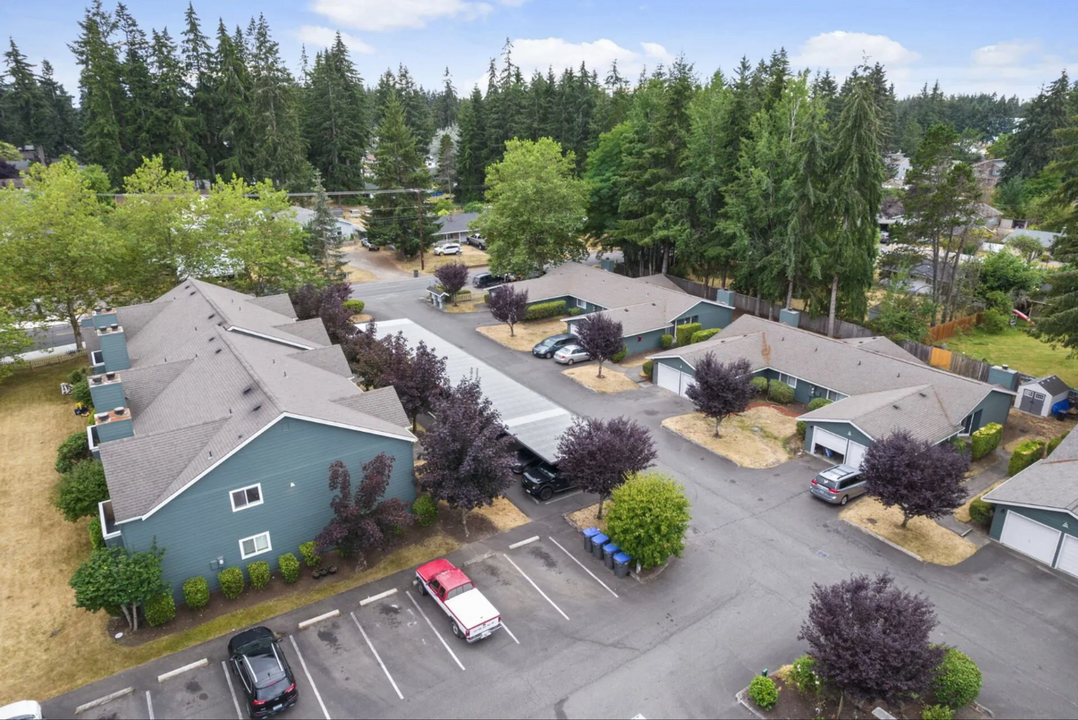 Pointe West Apartments in Port Orchard, WA - Building Photo