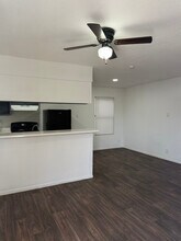 3439 Gateway Dr in San Antonio, TX - Foto de edificio - Building Photo