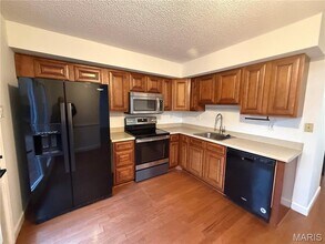 13325 Hiddendale Ln in Ballwin, MO - Building Photo - Building Photo