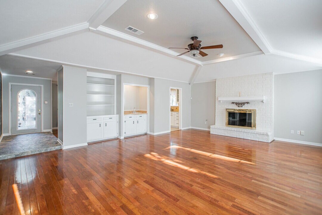 19 Lancelot Ln in Conroe, TX - Building Photo