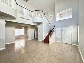 7872 Delta Oak Ct in Las Vegas, NV - Building Photo - Building Photo