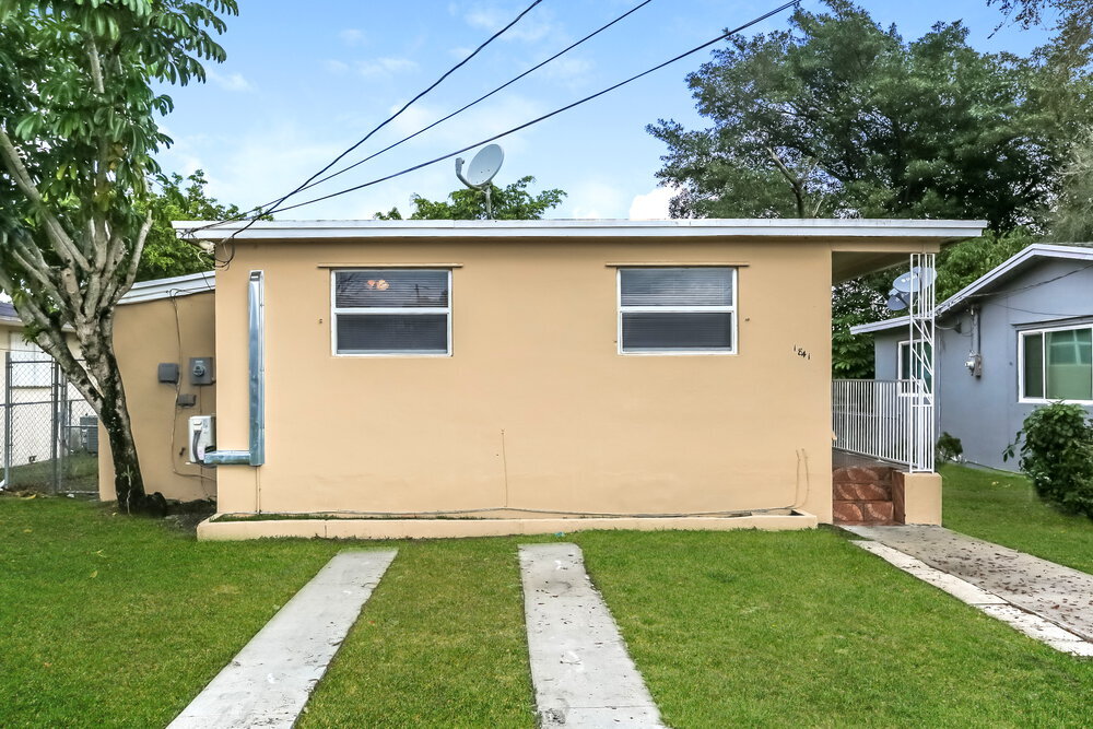 1841 NW 152nd St in Opa Locka, FL - Building Photo