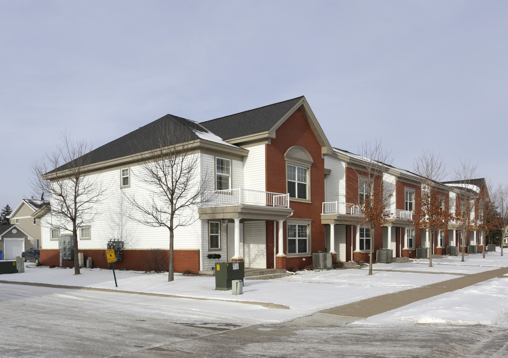 Hertiage Townhomes in Cambridge, MN - Building Photo