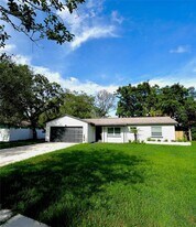 2619 Hendy Ct in Orlando, FL - Building Photo