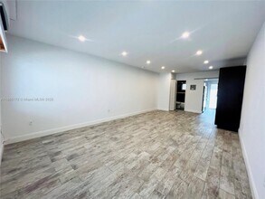 644 Meridian Ave in Miami Beach, FL - Building Photo - Building Photo