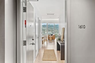1150 NW Quimby St, Unit Vista North Pearl in Portland, OR - Building Photo - Building Photo