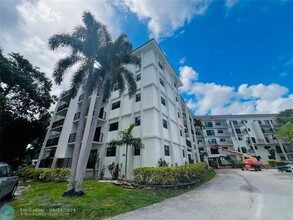 1000 River Reach Dr in Fort Lauderdale, FL - Foto de edificio - Building Photo